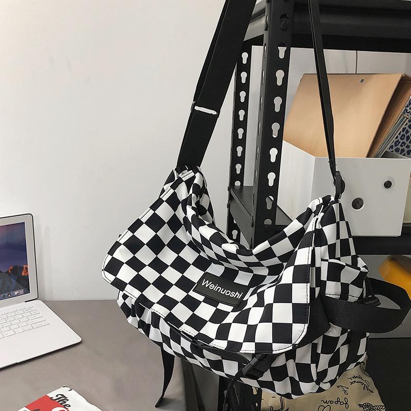 Summer Women's Bags Large Capacity Women's Commuting Men's Trendy Postman Plaid One Shoulder Crossbody Bag