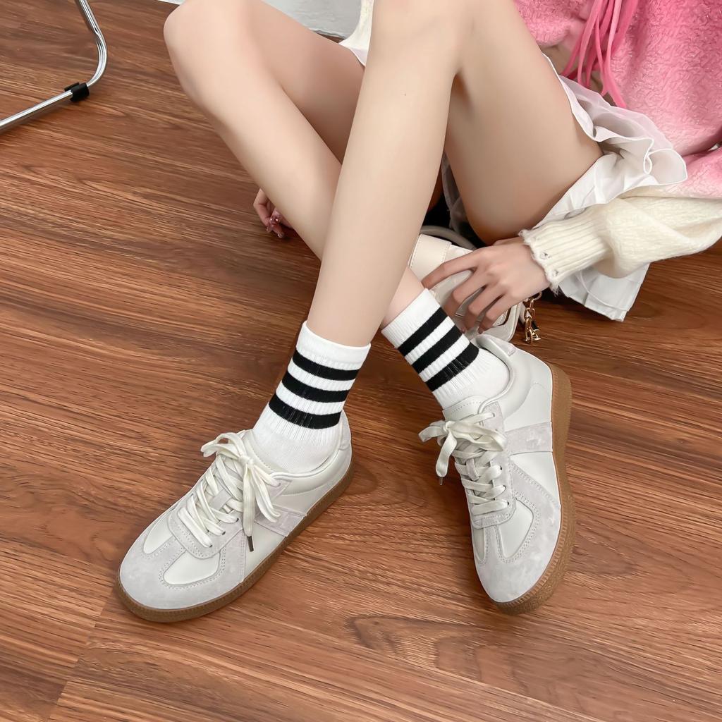 2025 весна новые толстоподошвенные немецкие тренировочные туфли женские удобные мягкие подошвы не устают ноги кампус ветер маленькие свежие плоские туфли