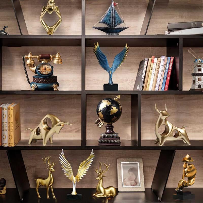 Vintage Eiffel Tower Bookshelf Decor