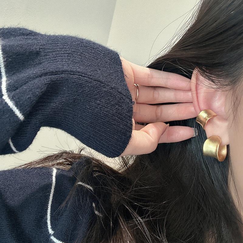 Минималистичные матовые серьги Преувеличенные корейские серьги