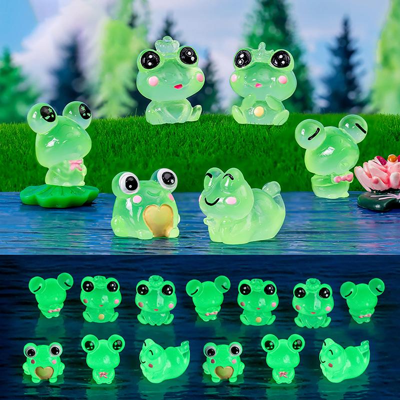 6Pcs Mini Frog Garden Decor Luminous Frog Figurines Miniature Home Decor Tiny Resin Frogs Fairy Garden Decor
