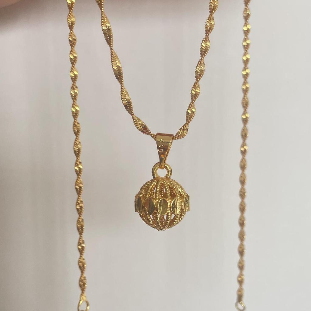 «Золотое ожерелье с подвеской в виде сердца и капли воды»