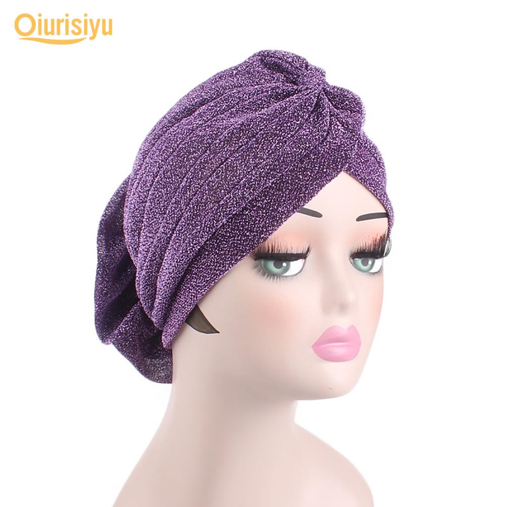 Женская блестящая шляпа с большим цветком