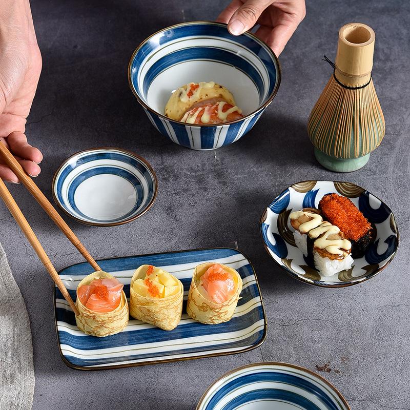 Наборы столовой посуды из сине-белого фарфора в японском стиле на одну персону для ужина включают миски, тарелку, палочки для еды, набор блюд, керамический подарочный набор из 6 предметов