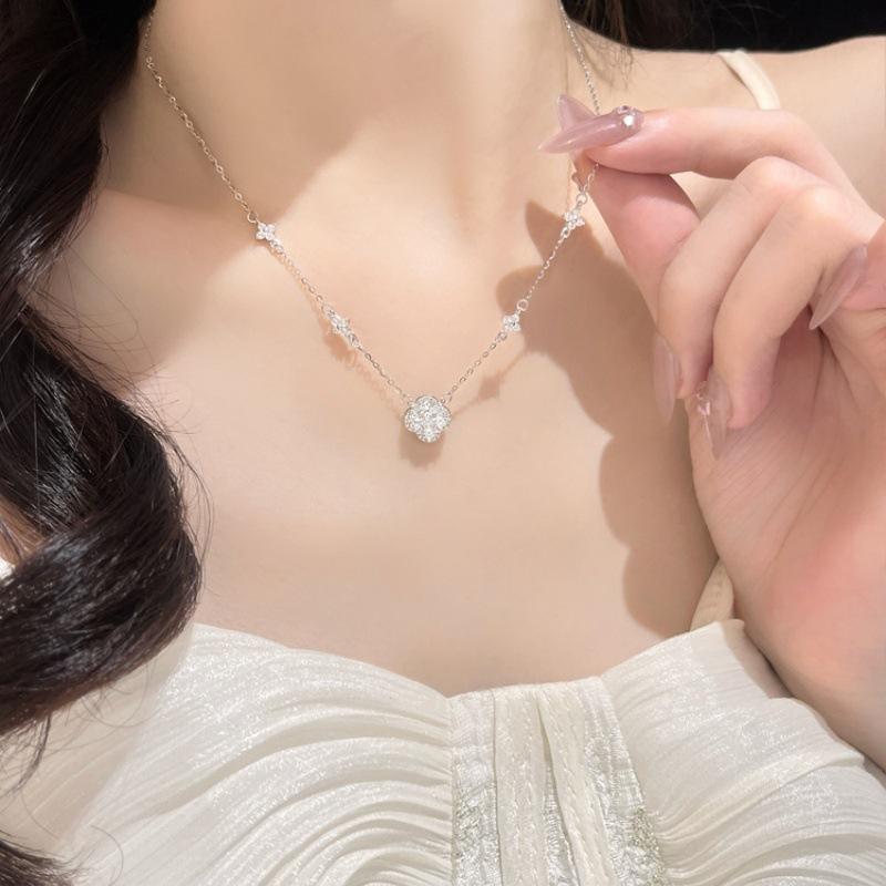 S925 Sterling Silver Four Leaf Clover Necklace for Women Full Diamond Clavicle Chain Light