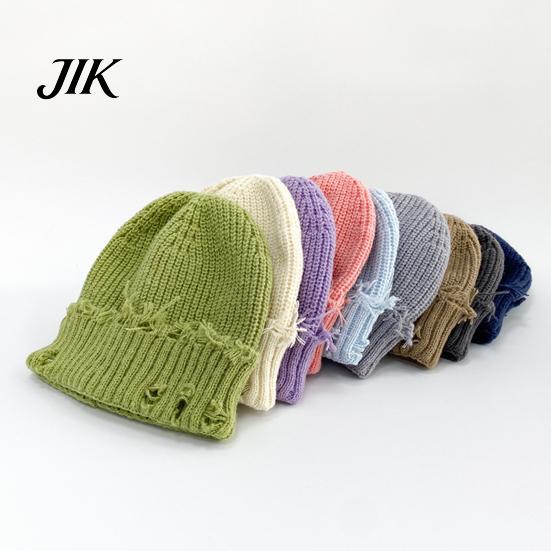 Stylish Graffiti Pattern Cap Winter Knit Hat for Men Women, Chunky Snow Cap, Lightweight Warm Comfortable Hiking Headwear Hats, Unisex Slouchy