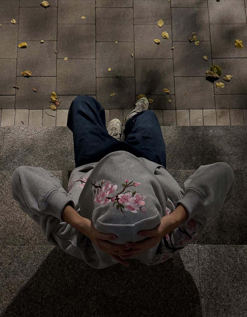 Унисекс Худи в уличном стиле с вышивкой ретро-цветов и вишни