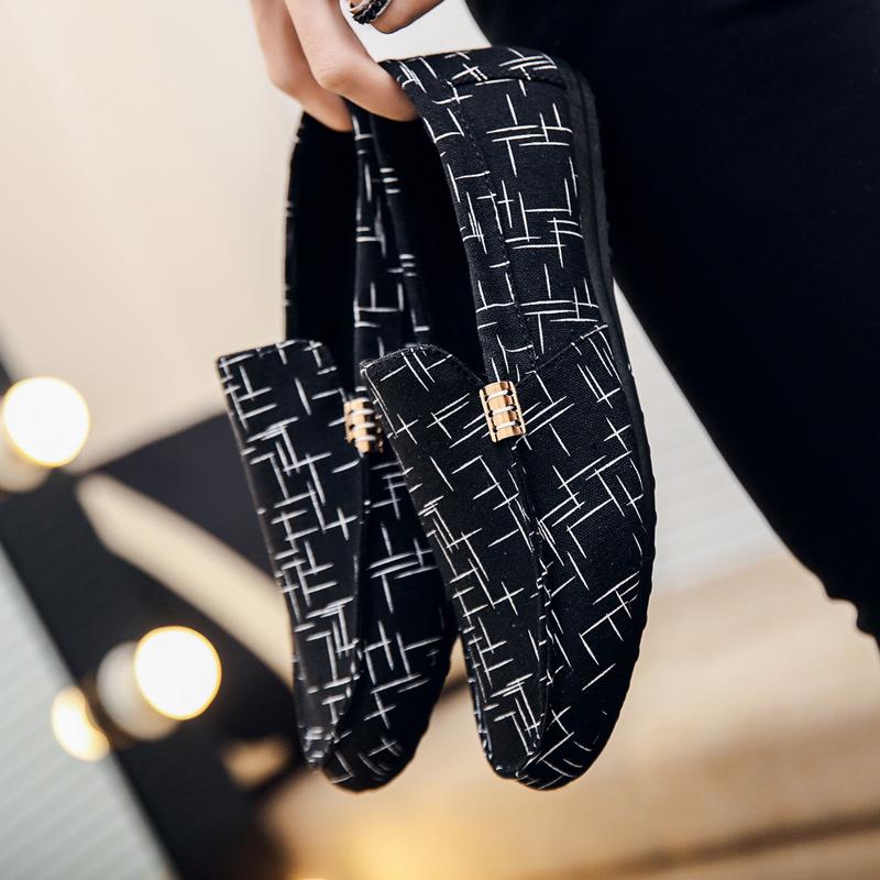 Fashion Spring Summer Men's Loafers Comfortable Flat Casual Shoes Men Breathable Slip-On Soft Leather Driving Shoes Moccasins