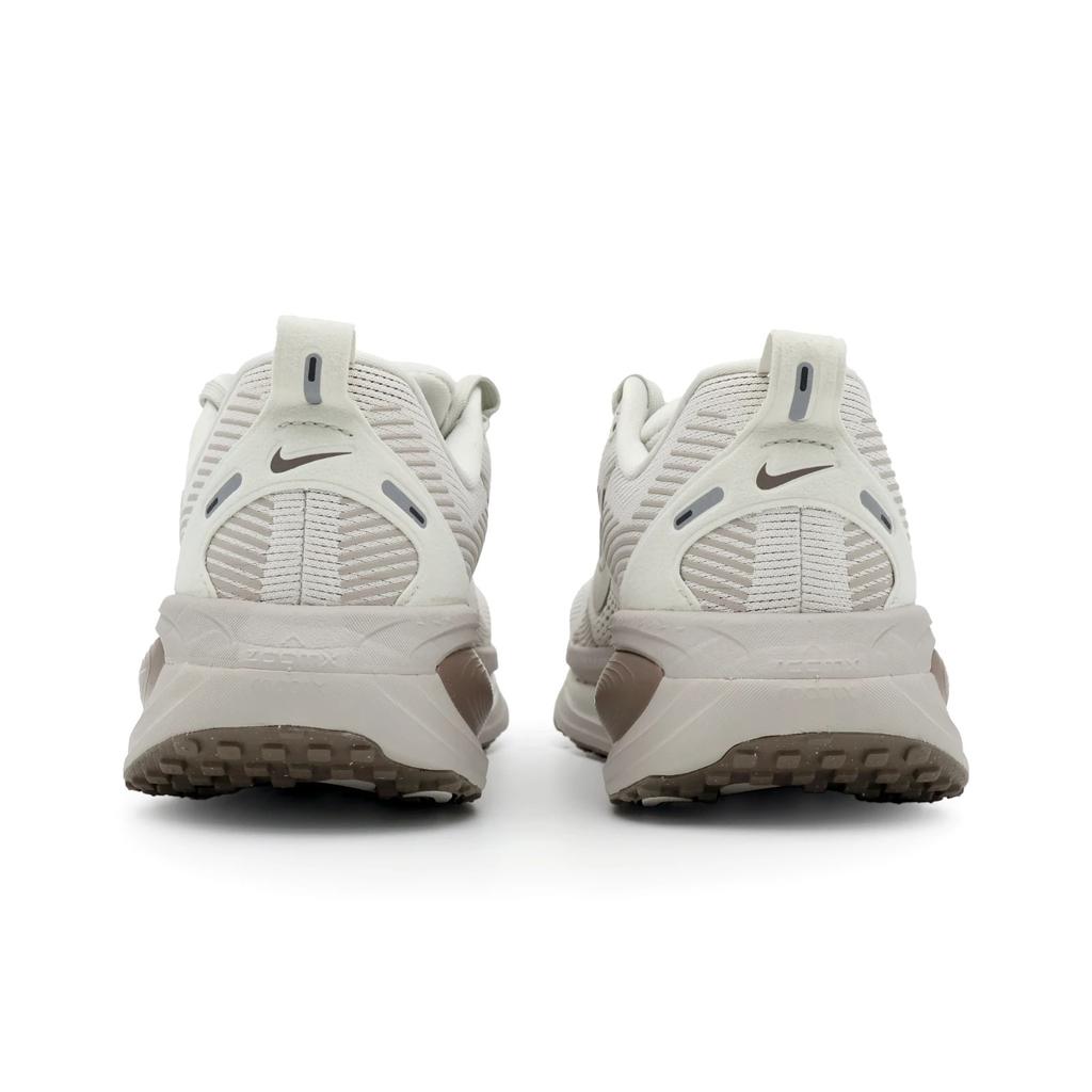HM6804-003 Nike Vomero 18 Светлая кость Фантом Колледж Серый Норковый Коричневый (Женский)