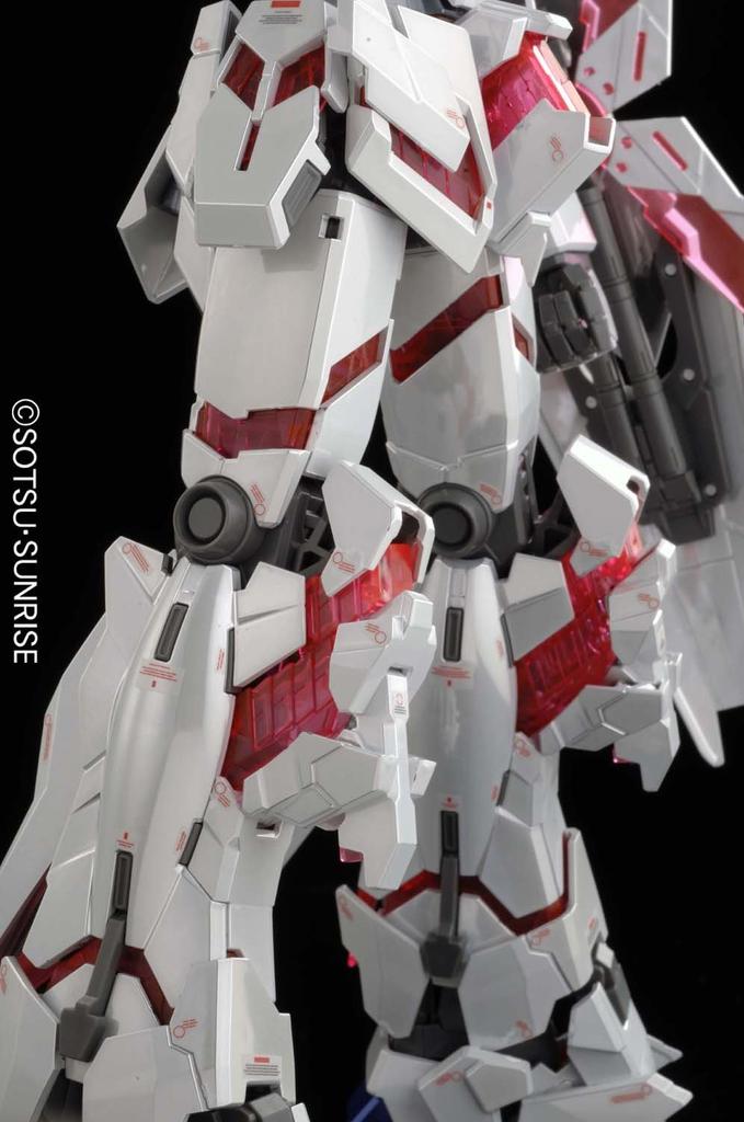 MG Unicorn Gundam Titanium Finish Suit Gundam 1/100 RX-0 Ver.Ka (Мобильные УК)