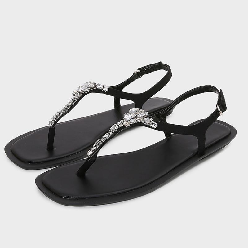Fashion Shiny Crystal Beading Flat Sandals Women Famous Designer Thong Sandalias Mujer Rhinestone Band Sandalias De Mujer Verano 2025