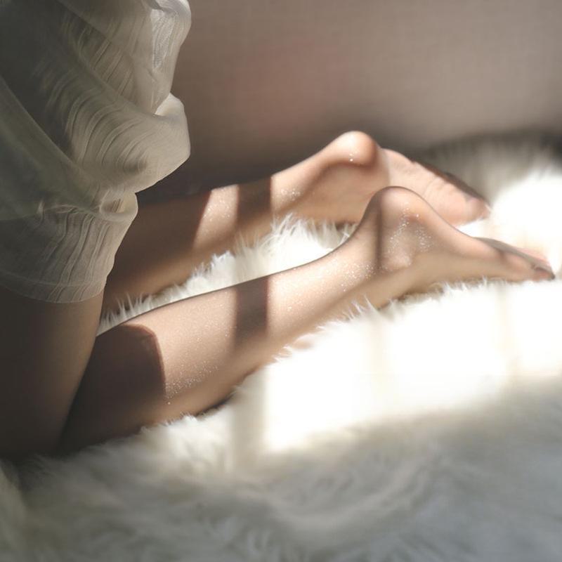 Перламутровые ультратонкие блестящие чулки с защитой от зацепок - невидимые блестящие летние колготки