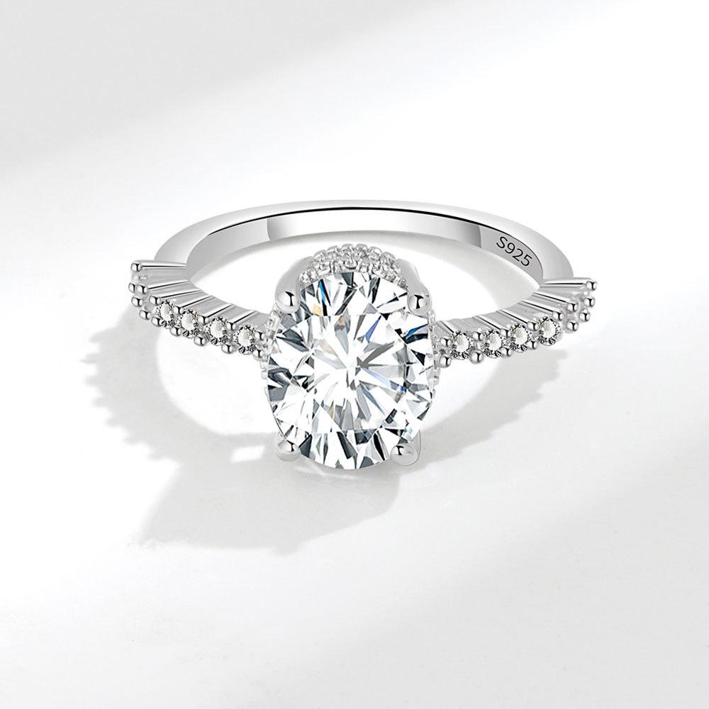 Elegant Oval Zircon Ring For Women Large Carat Simulated Diamond Statement Jewelry Fashionable Hand Accessory Gift