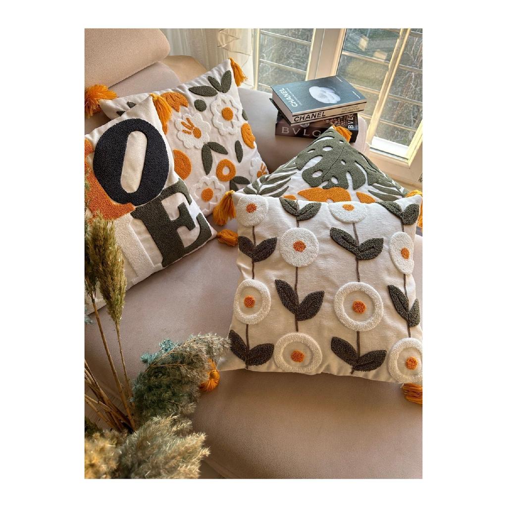 Чехол на подушку Bugi Home Collection с вышивкой Punch