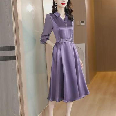 Платье из атласа и ацетата с длинными рукавами, осень 2025 г. — утягивающий и прикрывающий живот дизайн для стильного образа