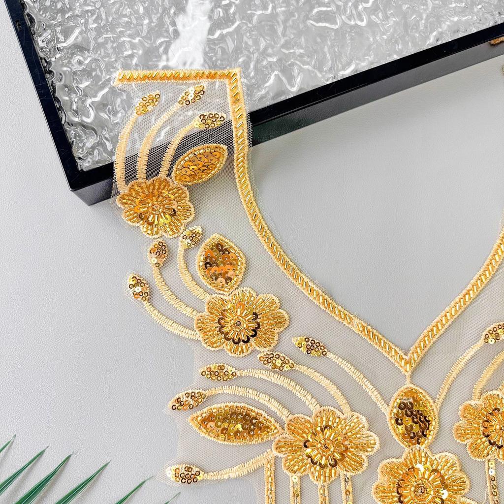 Золото Тяжелая Промышленность Бисер Пайетки V-образный вырез Вышивка Декаль Платье Сценическое платье Декоративные Передние Наклейки из ткани для шеи Аксессуары