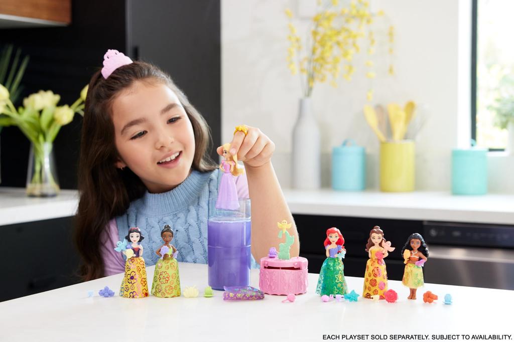 Disney Princess Color Reveal Water Magic Garden Party (Surprise Collection 3 Mini Doll) [Surprise Pack] [Dress Up Doll] [Mini Doll Accessory Set]