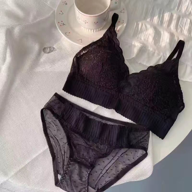 French steel-rimless underwear, women's thin triangle cup, large chest, small lace, small chest, flat chest, double breasts, beautiful back bra.