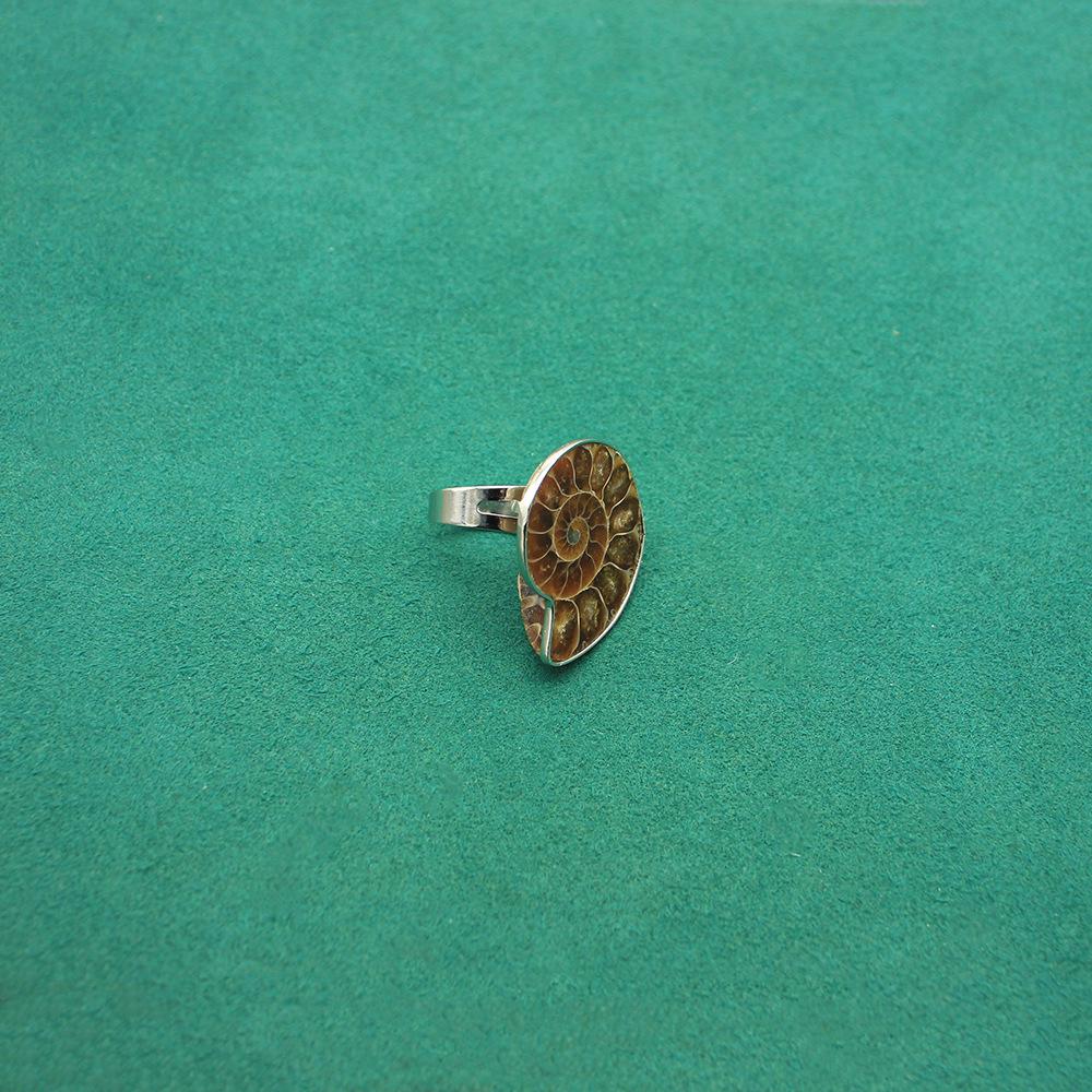 Серьги-пусеты из необработанного ракушечника и ракушек в виде сердца из древесины – Нишевый дизайн высокого класса