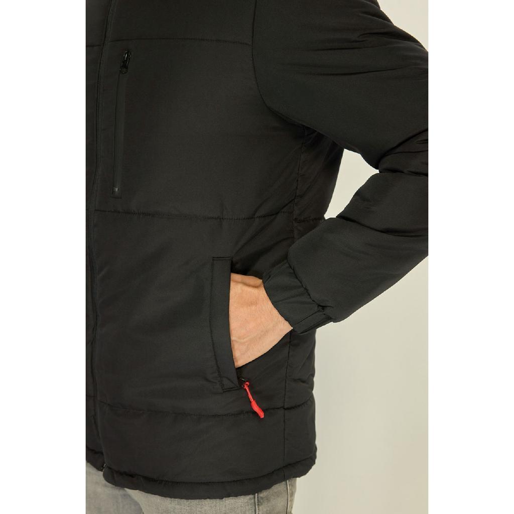 Мужское черное ветрозащитное стеганое зимнее пальто с капюшоном из волокна