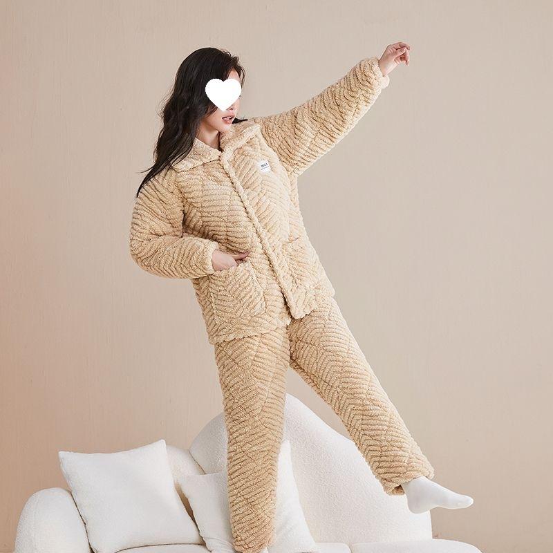 Пижама женская трехслойная утолщенная и милая зимняя можно носить больших размеров теплая стеганая домашняя одежда