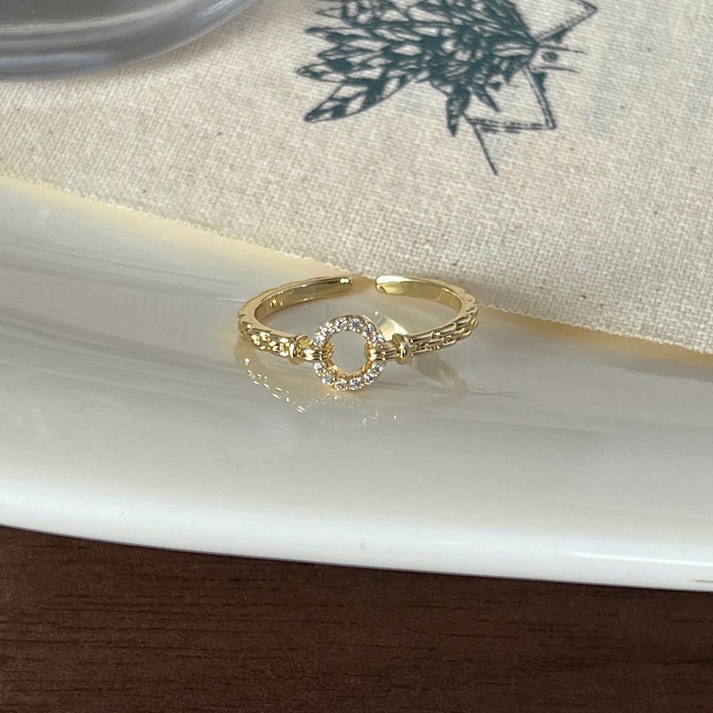 Elegant French Adjustable Style Ring For Women With Unique Geometric Design In Material Copper