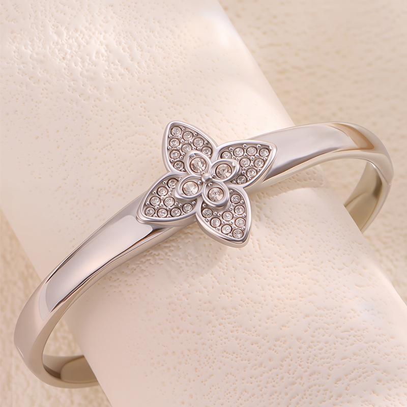 Titanium steel bracelet for women, high-end double-layer four-leaf clover diamond-encrusted bracelet, European and American light luxury, gift for