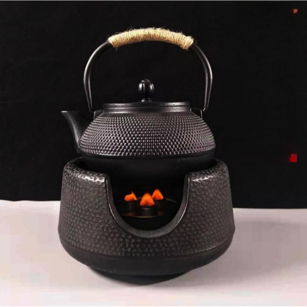 OULOVECO Iron Teapot, Induction Compatible, Teapot, Can Be Used Over an Open Flame, Iron Teapot, Cast Iron, Tea Ceremony Utensil, Iron Supplement,