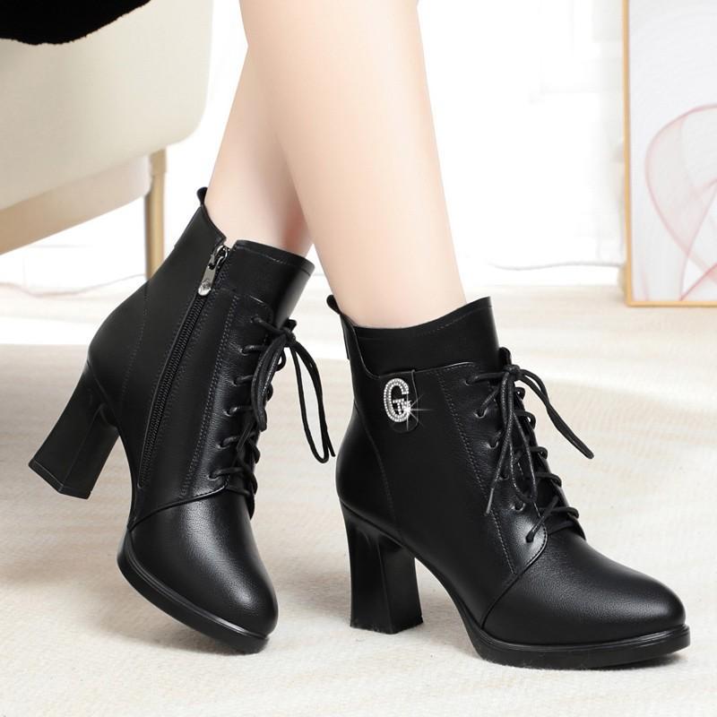 Coarse Heel Short Boots Women's Martin Boots Low Top Black British, New Winter Fleece Boots Medium Heel Spring and Autumn Single Boots