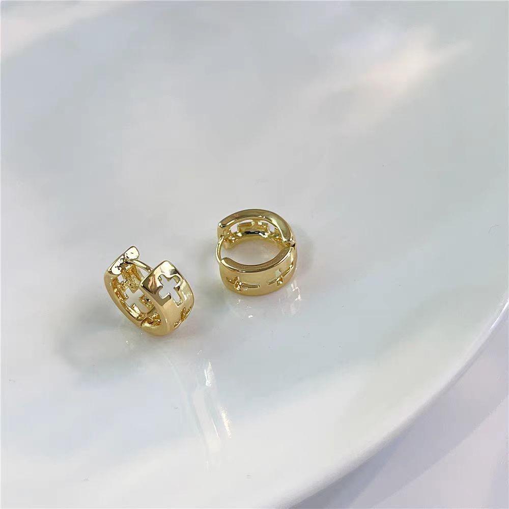 Элегантные серьги-капли с камнем кошачий глаз — универсальные, легкие, роскошные, изысканного дизайна.