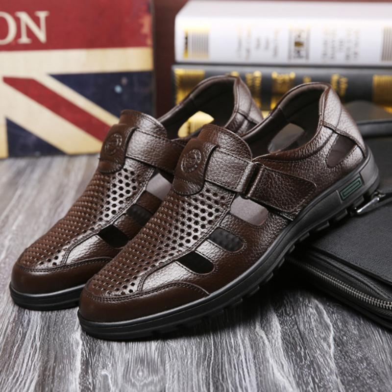 Модные мужские сандалии из мягкой кожи 2024 года, летние мужские кожаные сандалии, дышащие, нескользящие, повседневные кожаные туфли с вырезами, пляжная обувь для отдыха на открытом воздухе