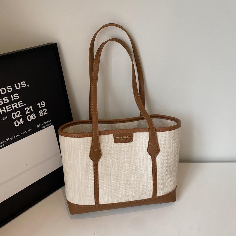 Сумка большой вместимости женская осенне-зимняя новая повседневная простая на плечо для поездок на работу портативная сумка-тоут