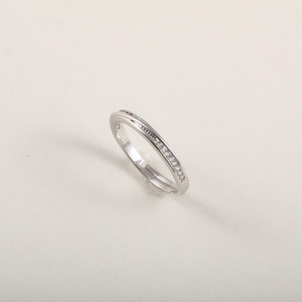 Регулируемое кольцо с покрытием из 18-каратного золота с дизайном из микро-паве с бриллиантами