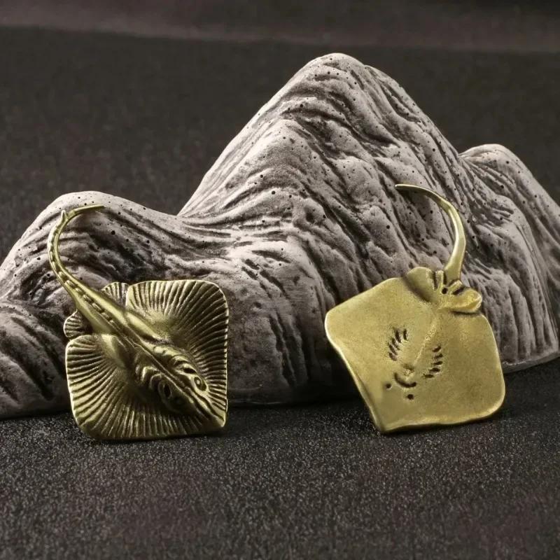 Креативные поделки Украшение для дома Латунная рыба-дьявол Маленькие аксессуары Океанический скат манта Животное Чайный питомец Декор для стола Медные фигурки