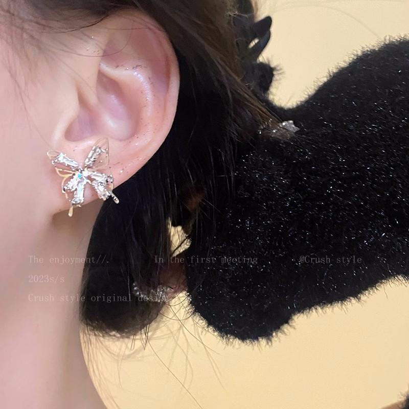 Hollow butterfly zircon stud earrings for women's summer light luxury high-end niche design unique earrings temperament celebrity earrings