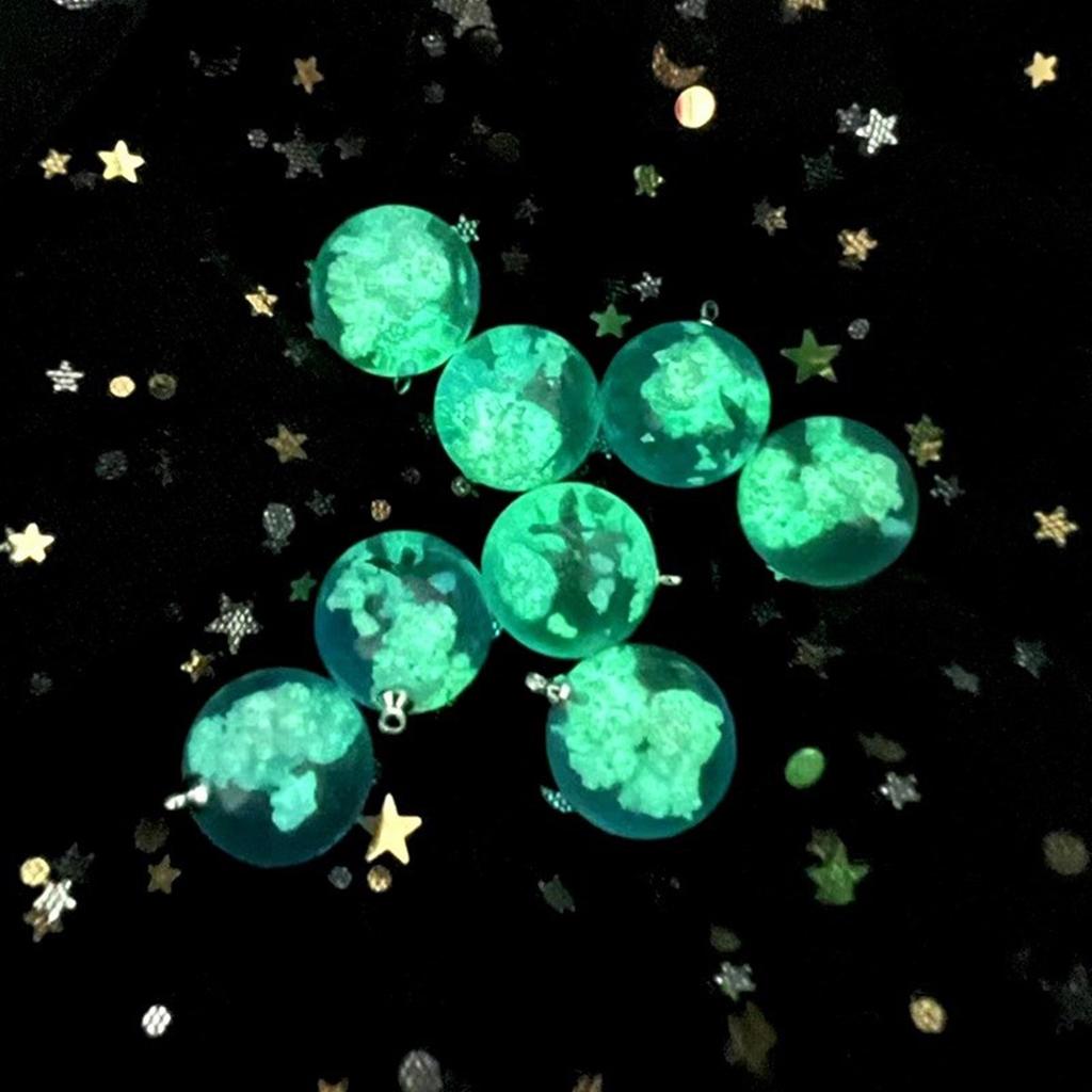 Ремешок для телефона Night Light Blue Sky Designs — универсальный силиконовый ремешок для телефона с изображением голубого неба и облаков, идеально подходящий для путешествий, дома и офиса.