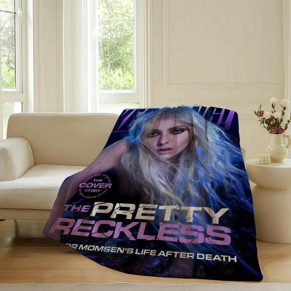 American singer  Taylor Momsen Blanket For Sofa Office Bed Plane Travel Sleep Read Relax Camping Soft And Warm