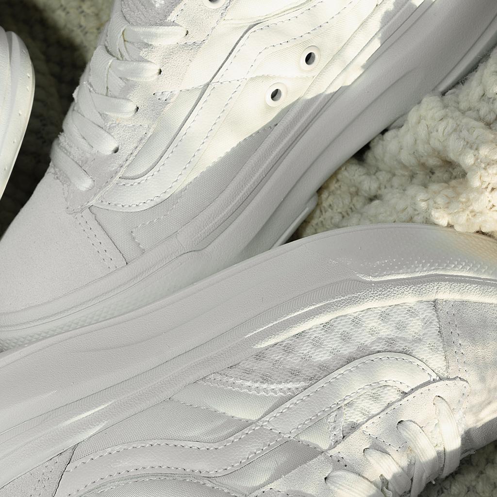 Vans Белые светло-коричневые кроссовки унисекс Old Skool Overt Plus ComfyCush VN0A4BVLQC5