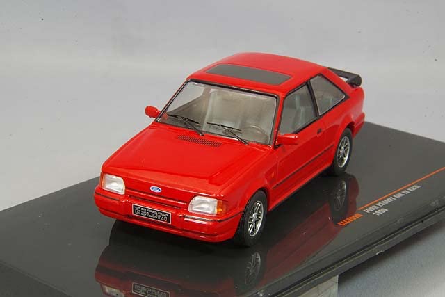 Ixo Модель Ford Escort MK IV XR3 90 Красный CLC395N 1/43