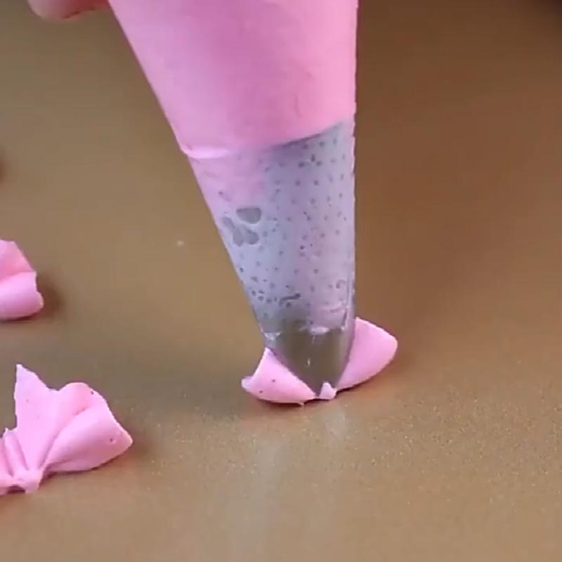 Bow Tie Piping Tip Stainless Steel Leaf Lily Fondant Cream Squeeze Nozzle Cookie Cake Decorating Kitchen Baking Tools