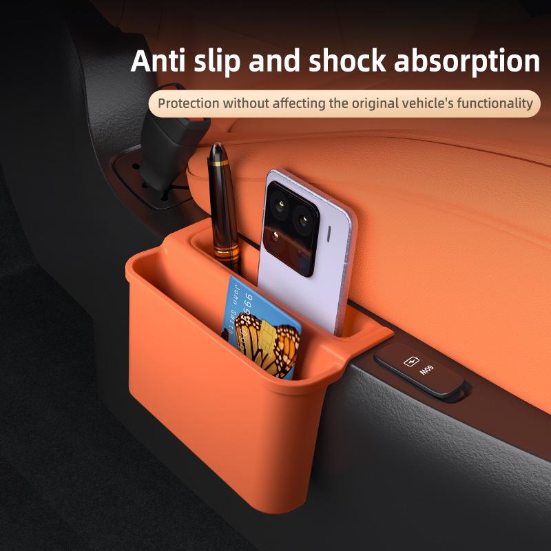 Lynk & Co 900 Second-Row Phone Storage Box for Car Seat