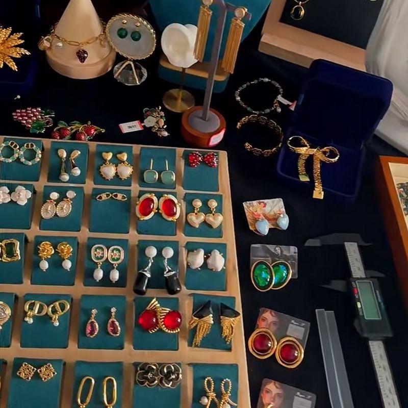 Vintage Medieval Exaggerated Earrings Women, Fashionable Retro High-end Earrings Literary Light Luxury Temperament Earrings