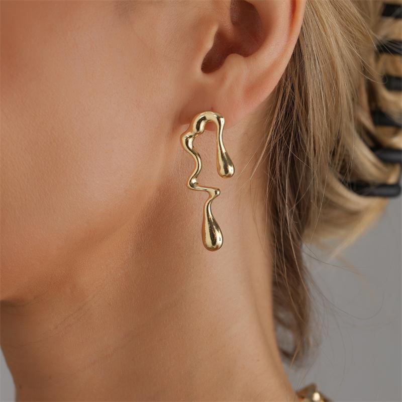 New Fashion Design Liquid Lava Style Metal Choker Necklace for Women Gold Color Irregular Twisted Wave Party Collar Jewelry Gift