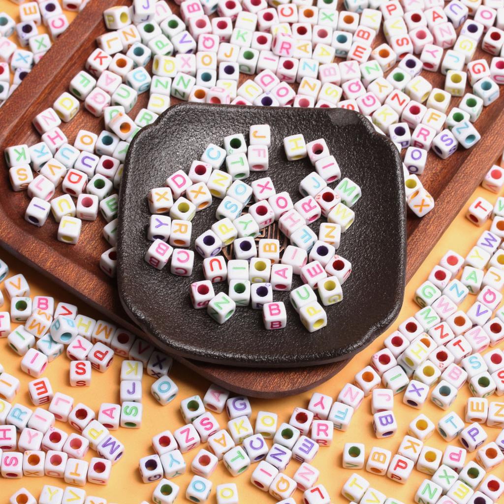 500 г акриловые ювелирные аксессуары, плоские бусины с буквами, квадратные бусины разных цветов, свободные бусины