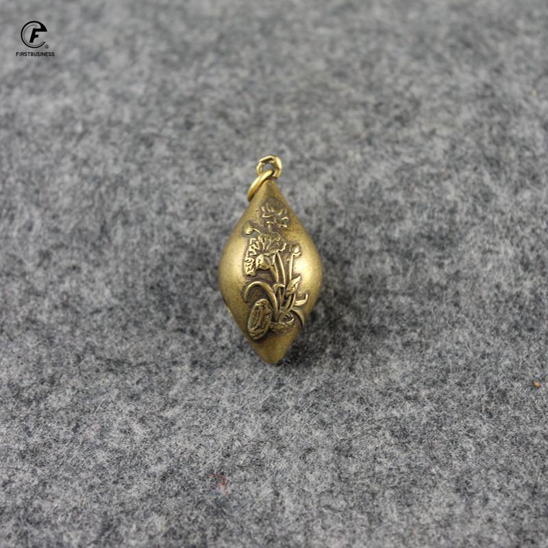 Медные модные цветы Колокольчик Маленькие украшения Настольные Фэн-шуй Декорации Ретро Латунные Брелоки Подвески Домашний Декор для Гостиной