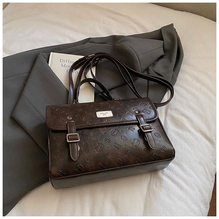 Casual retro commuter women's backpack 2025 autumn and winter new exquisite small schoolbag backpack after going out