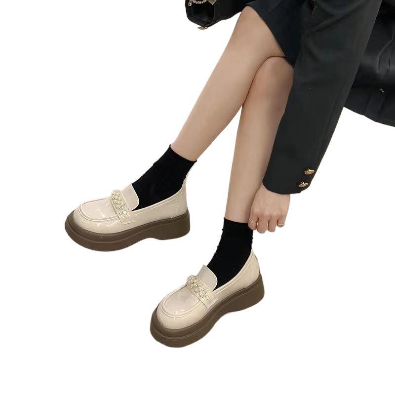 Женские лоферы в британском стиле, на платформе, с жемчужным дизайном, универсальные, с французским круглым носком, нишевые, на год, супермягкие, из маленькой кожи, новые осенне-зимние