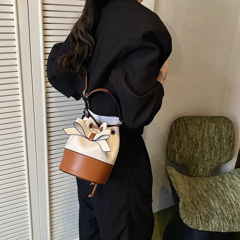 Бантик портативная маленькая сумка женская летняя новая модная модная контрастного цвета сумка-ведро на плечо сумка-мессенджер