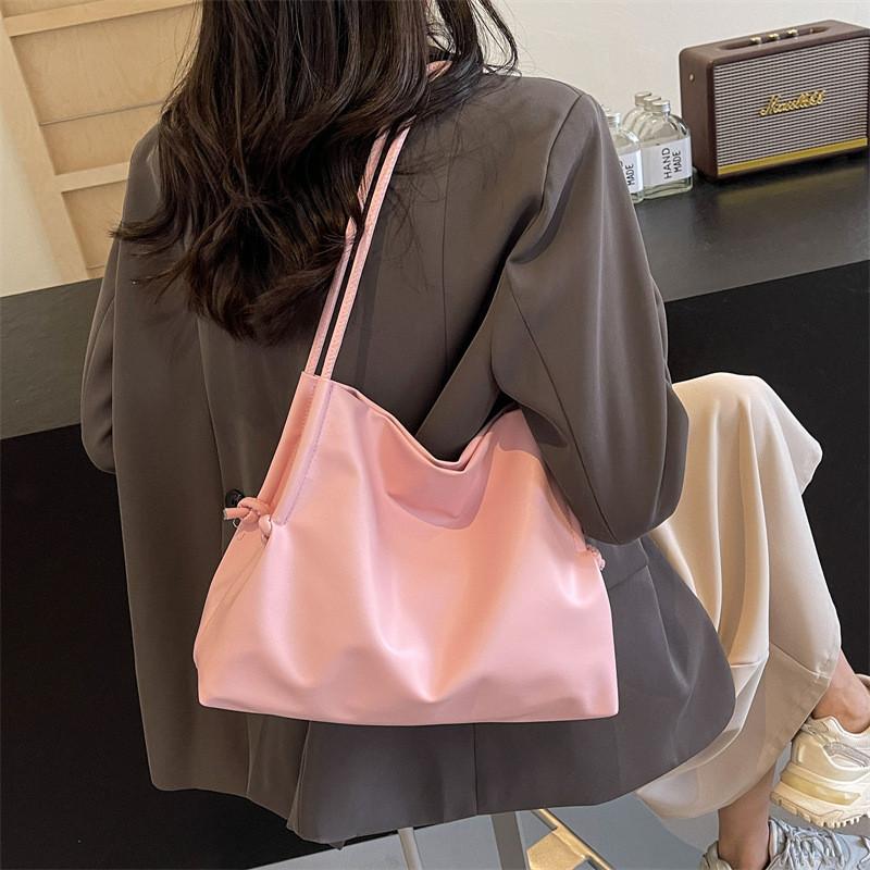 Fashionable Large Capacity Pu Tote Bag For Women 2024 Trendy Commuter Handbag