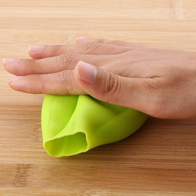 Food Grade Silicone Garlic Peeler Rolling Tube Easy Peel Kitchen Gadget for Fast Garlic Prep Cooking Tool Gift